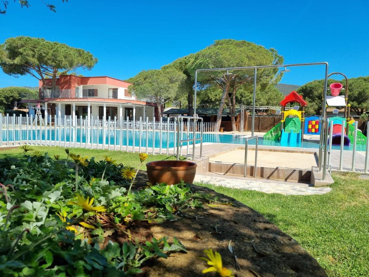 Camping Lacona Pineta 카폴리베리 외부 사진