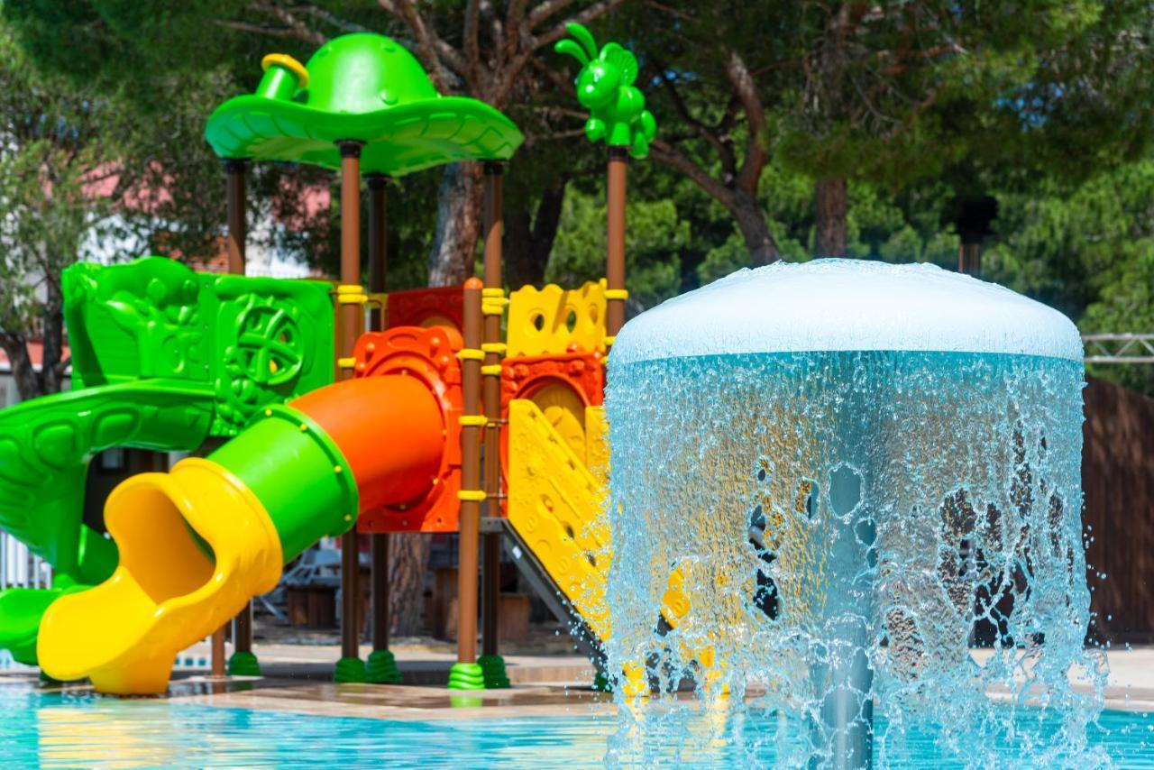 Camping Lacona Pineta 카폴리베리 외부 사진