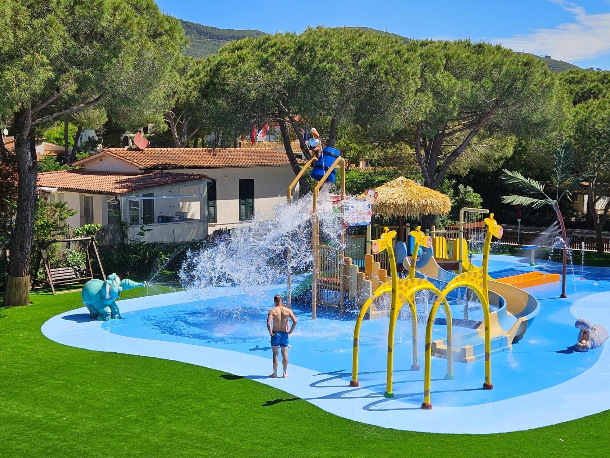 Camping Lacona Pineta 카폴리베리 외부 사진