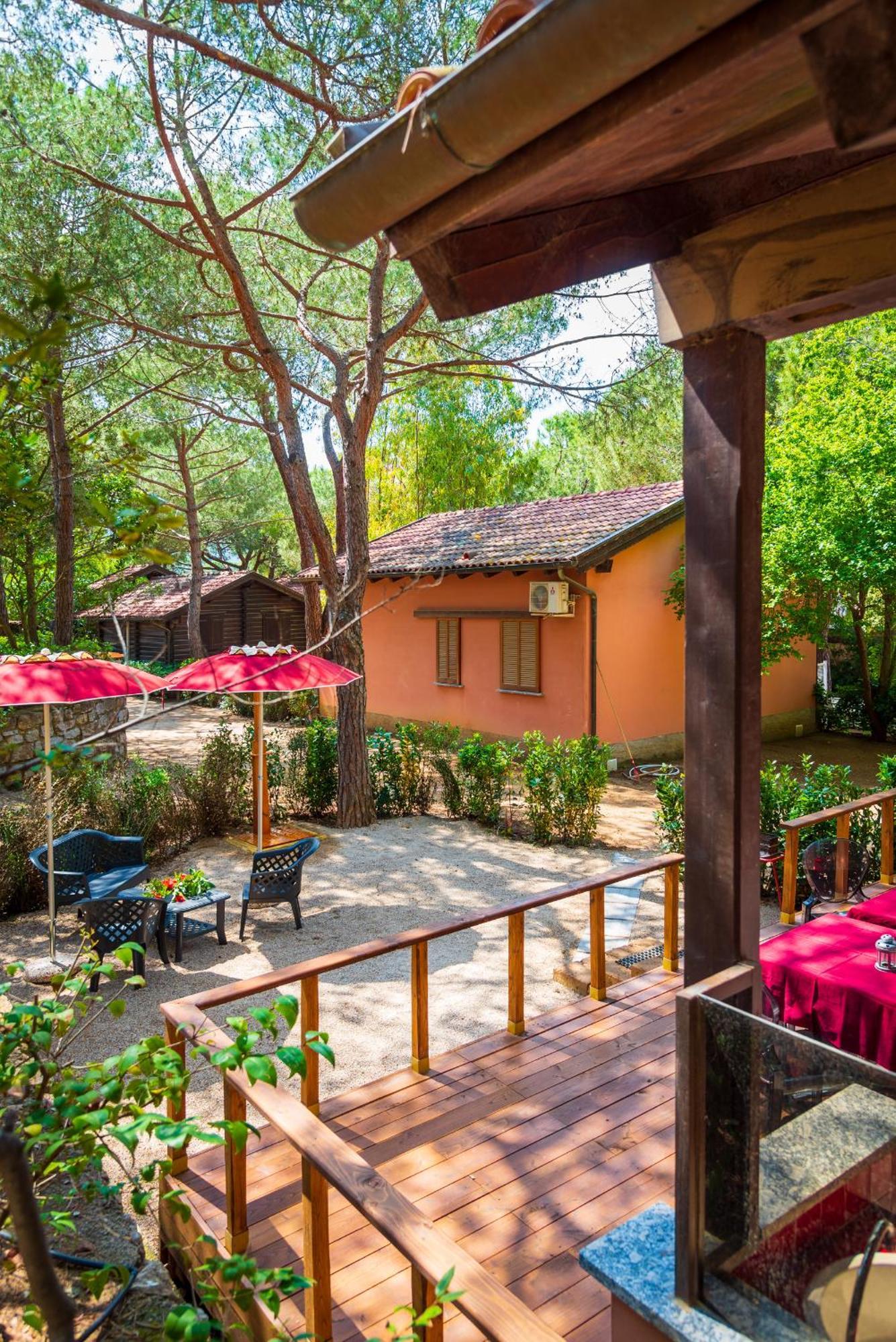 Camping Lacona Pineta 카폴리베리 외부 사진